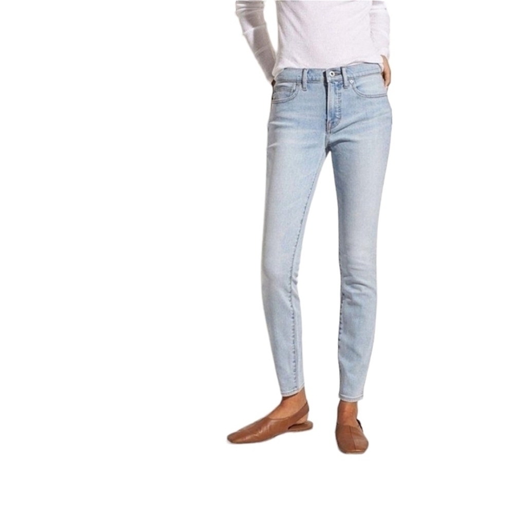VINCE Lightwash High Waisted Straight Button Fly Jeans 30